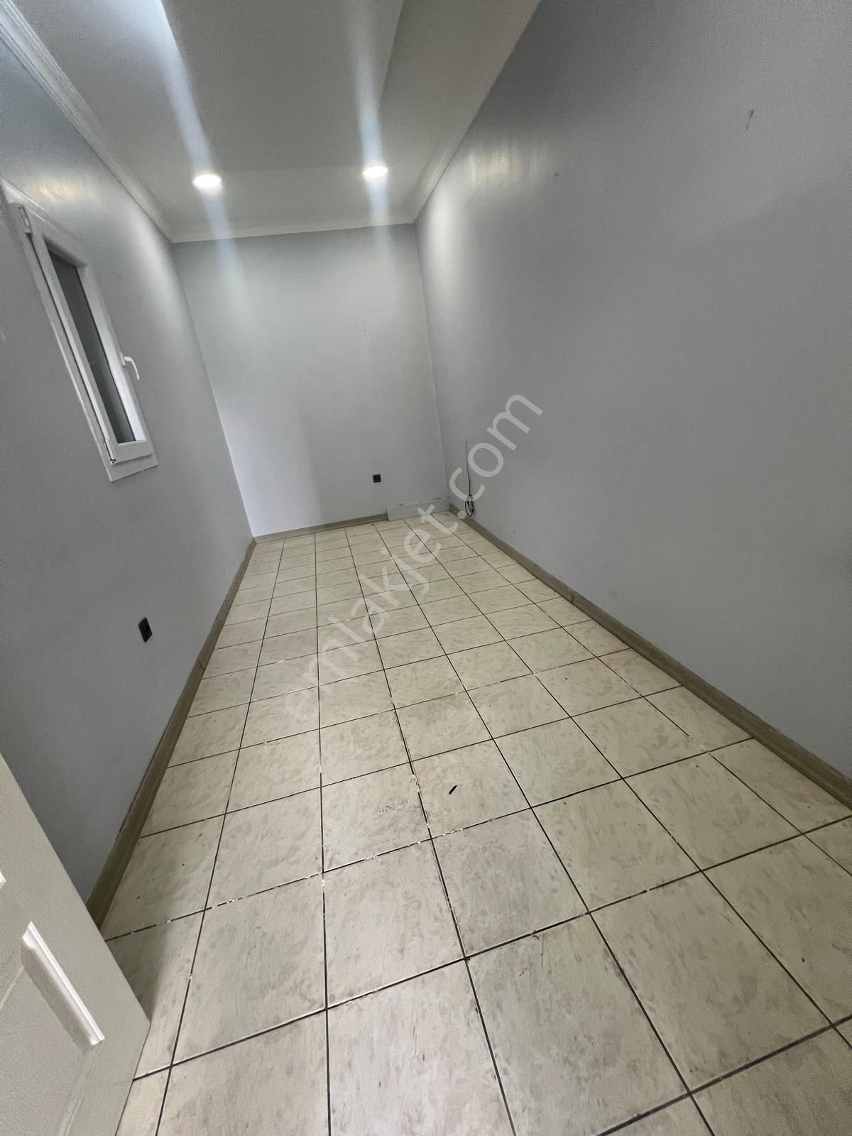 Parisadan İşlek Yol Üzeri Kiralık Dükkan &işyeri - Görsel 4