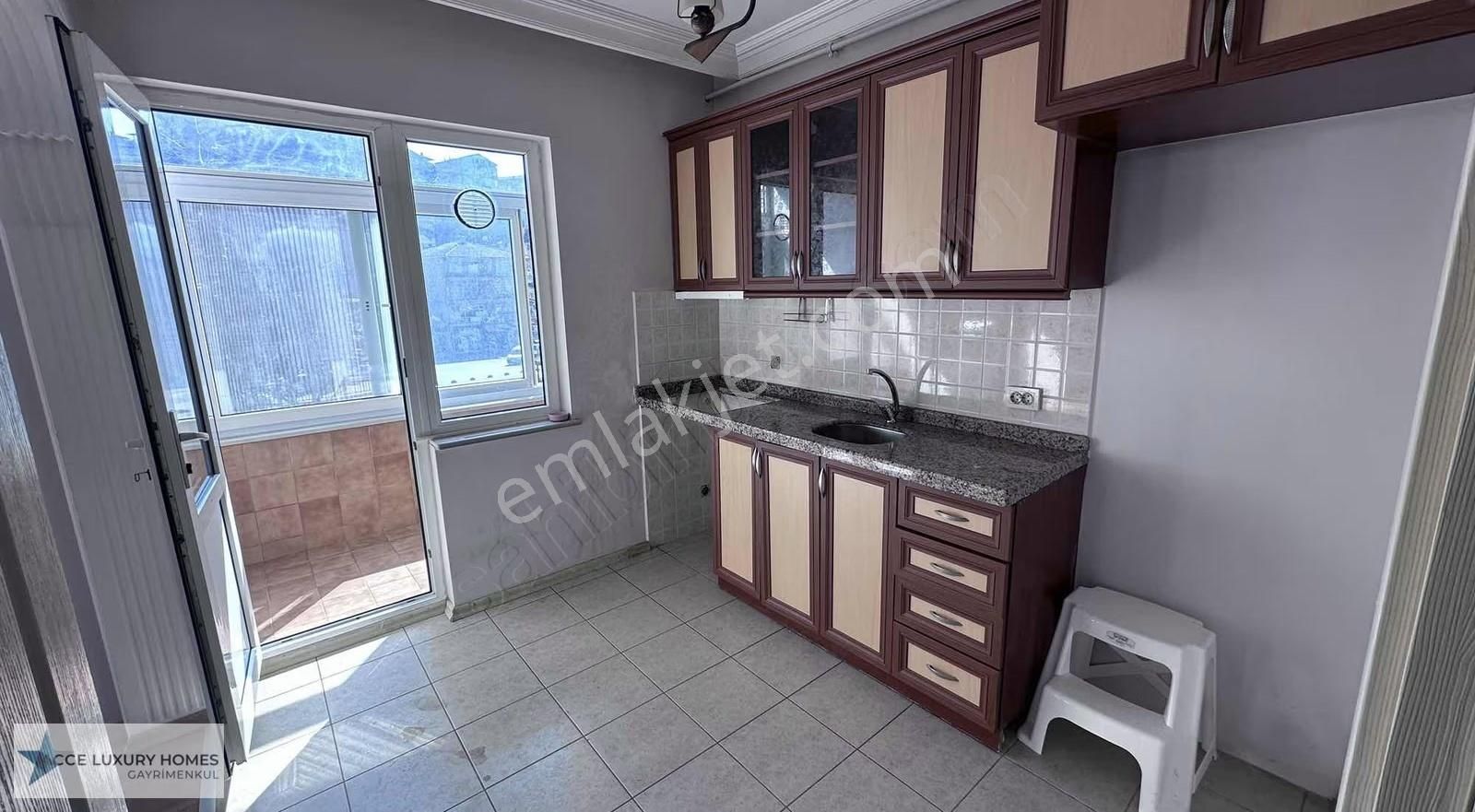 Ortaçeşme Merkez Meydan Da Temiz Kiralık Daire - Görsel 13