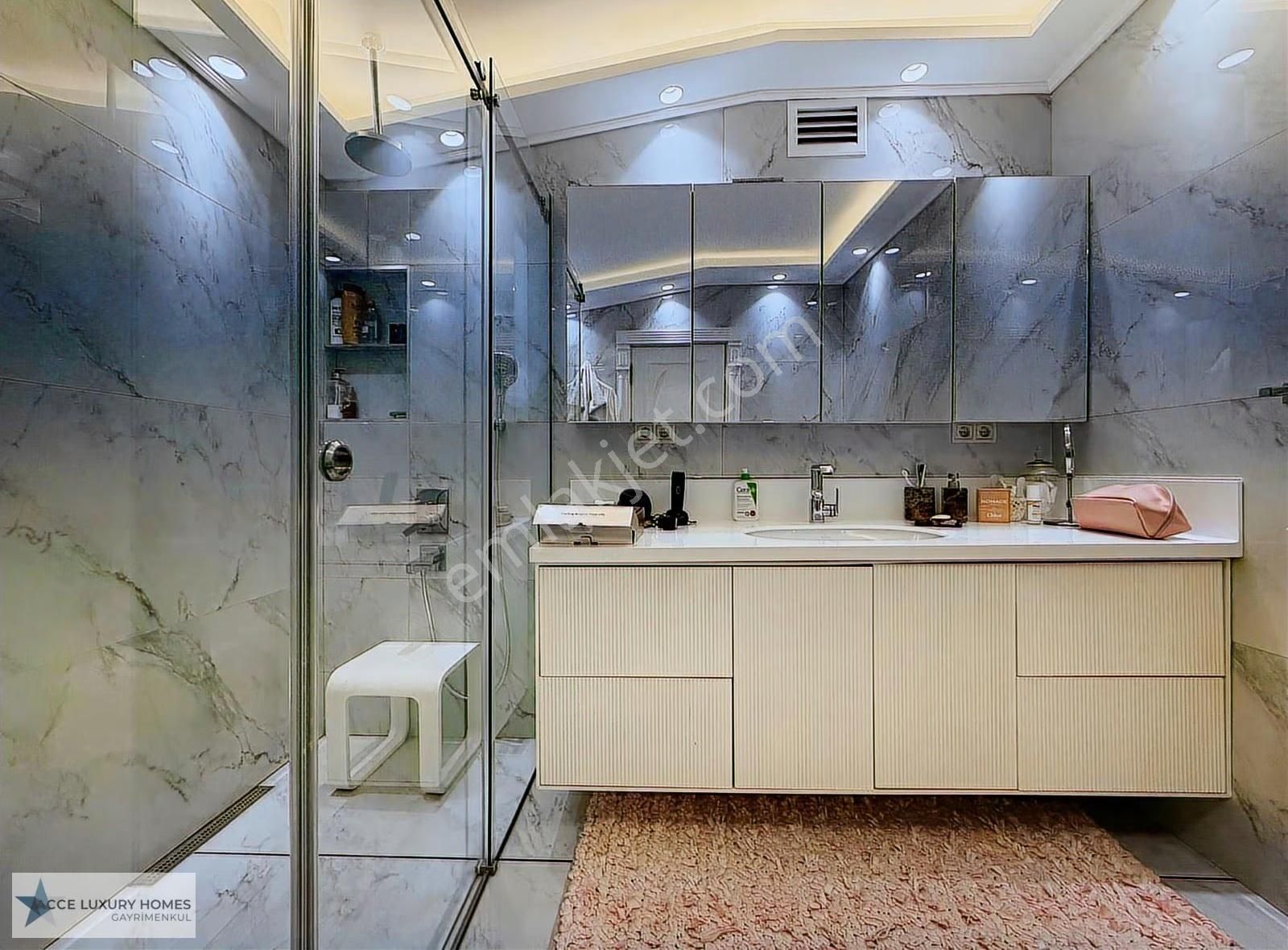 Acarkent'te Düz Girişli Ve Büyük Bahçeli Modern Satılık Villa - Görsel 15