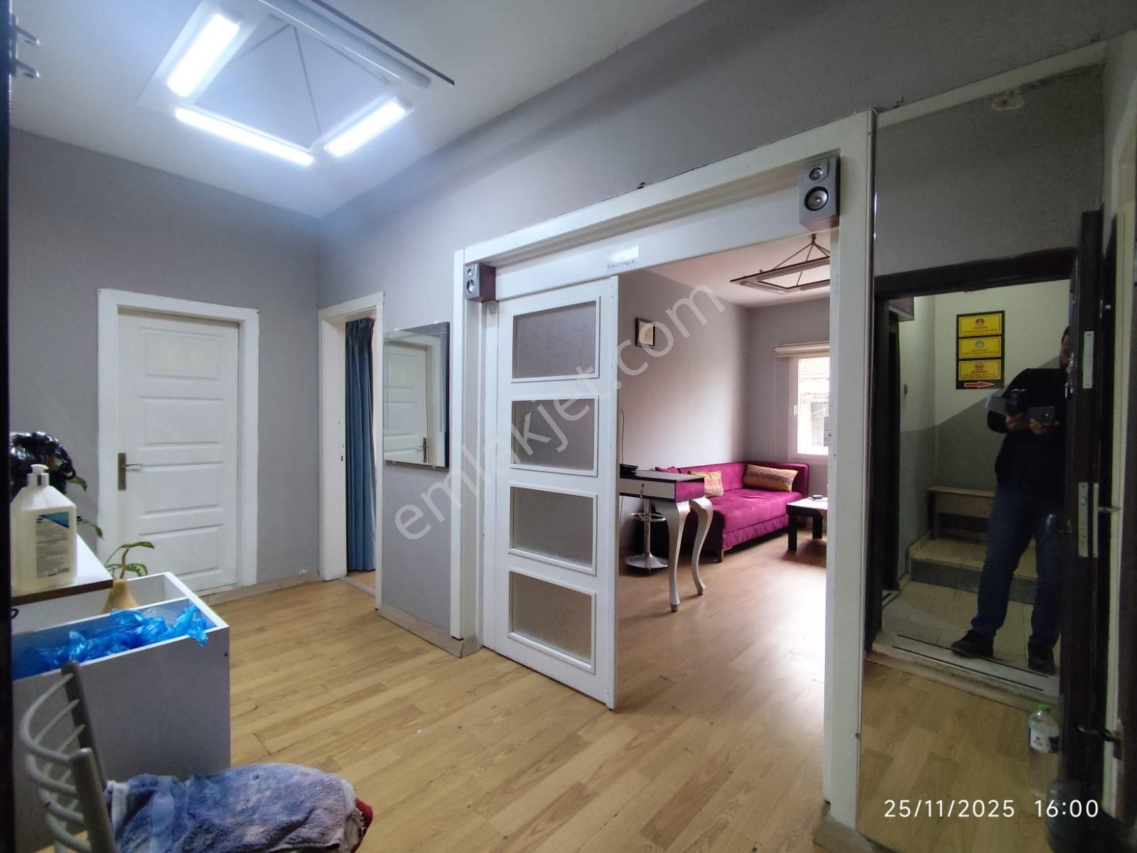 Vega'dan Akdeniz Camii Şerif Mahallesin De Satılık Geniş 3+1 Daire - Görsel 3