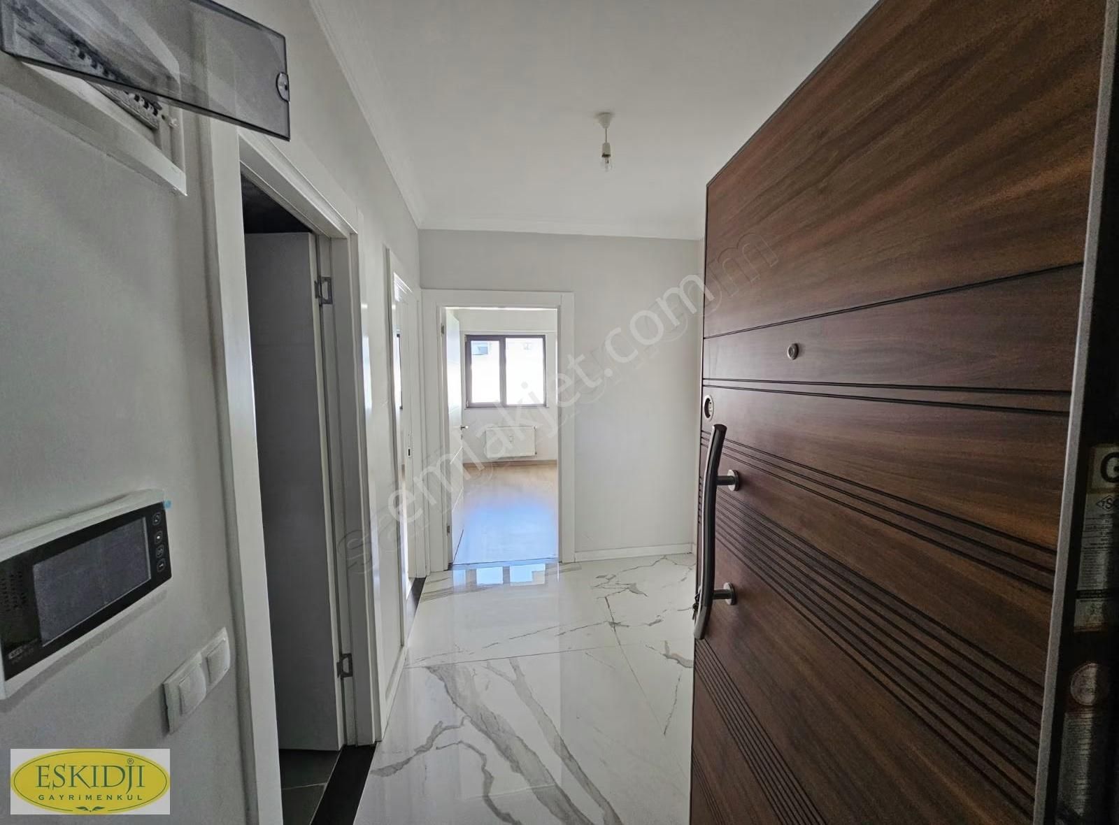 Çanakkale Hamidiye Mahallesinde Kiralık 2+1 Daire - Görsel 2