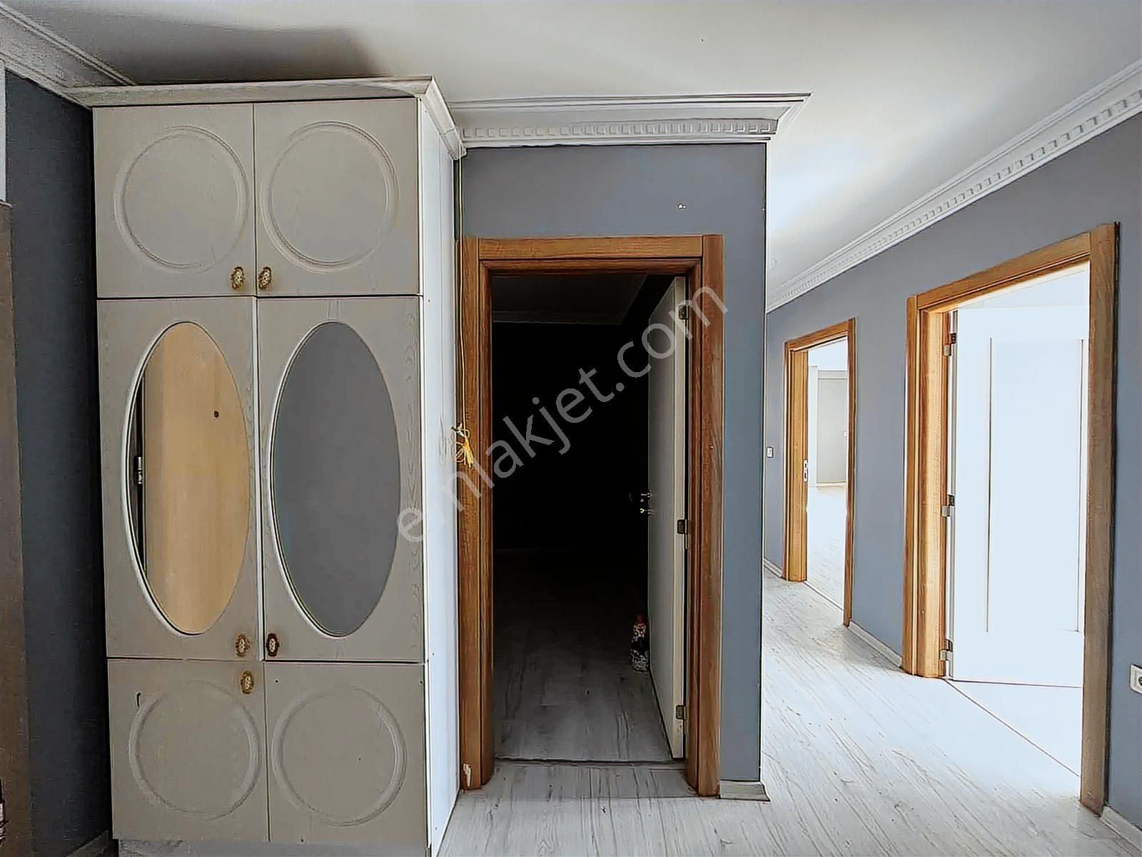 Öz-er Gayrimenkul'den Barışmanço Caddesinde 3+1 Kiralık Daire - Görsel 23