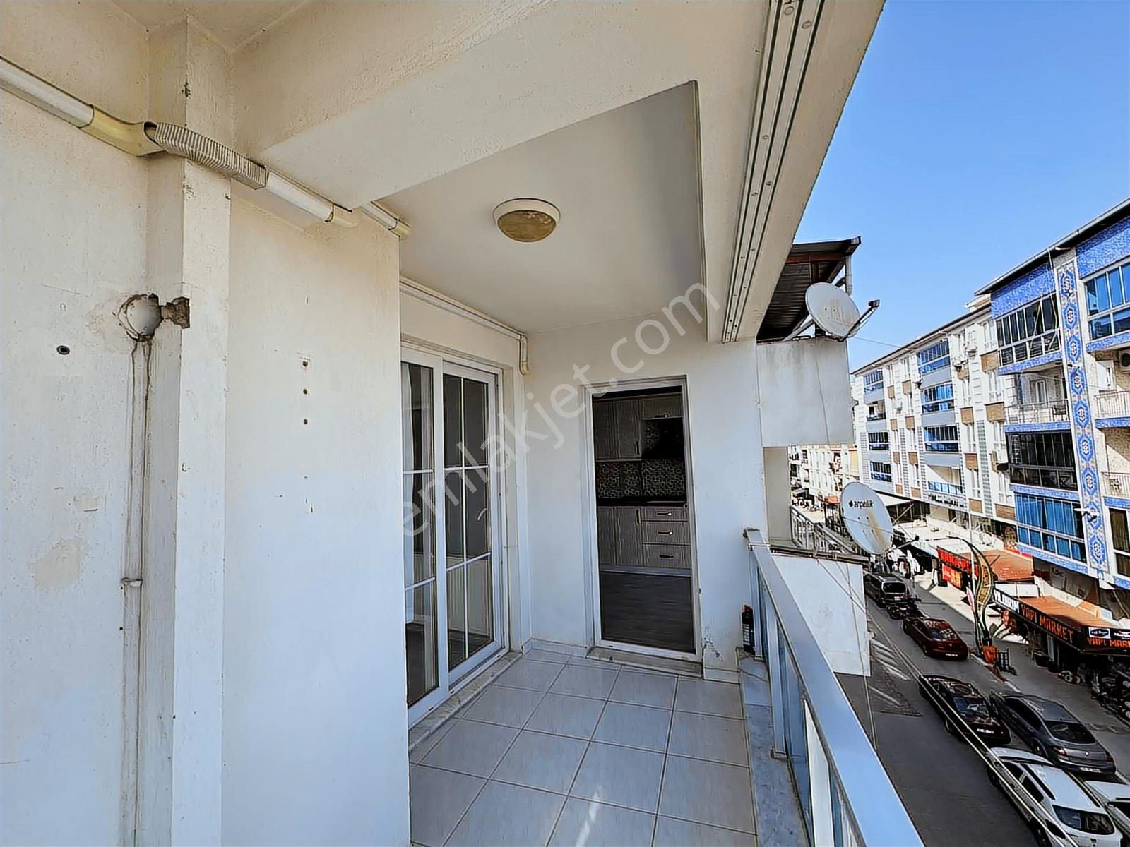 Öz-er Gayrimenkul'den Barışmanço Caddesinde 3+1 Kiralık Daire - Görsel 17