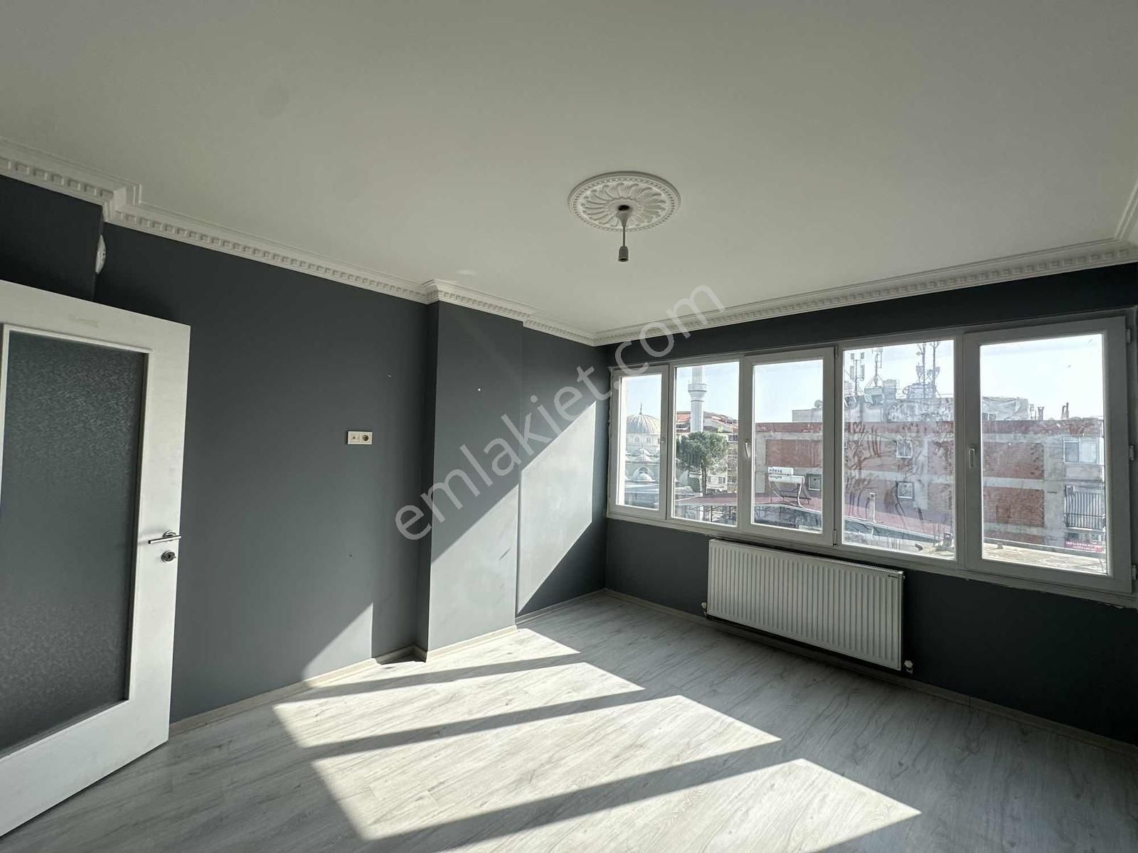 Öz-er Gayrimenkul'den Barışmanço Caddesinde 3+1 Kiralık Daire - Görsel 12