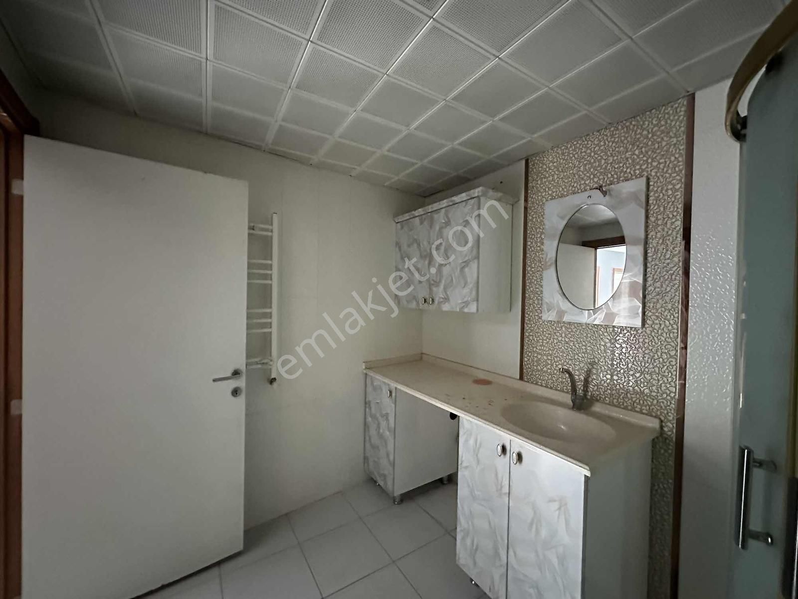 Öz-er Gayrimenkul'den Barışmanço Caddesinde 3+1 Kiralık Daire - Görsel 8