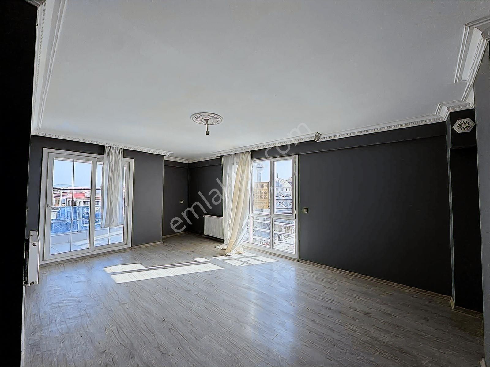 Öz-er Gayrimenkul'den Barışmanço Caddesinde 3+1 Kiralık Daire - Görsel 11