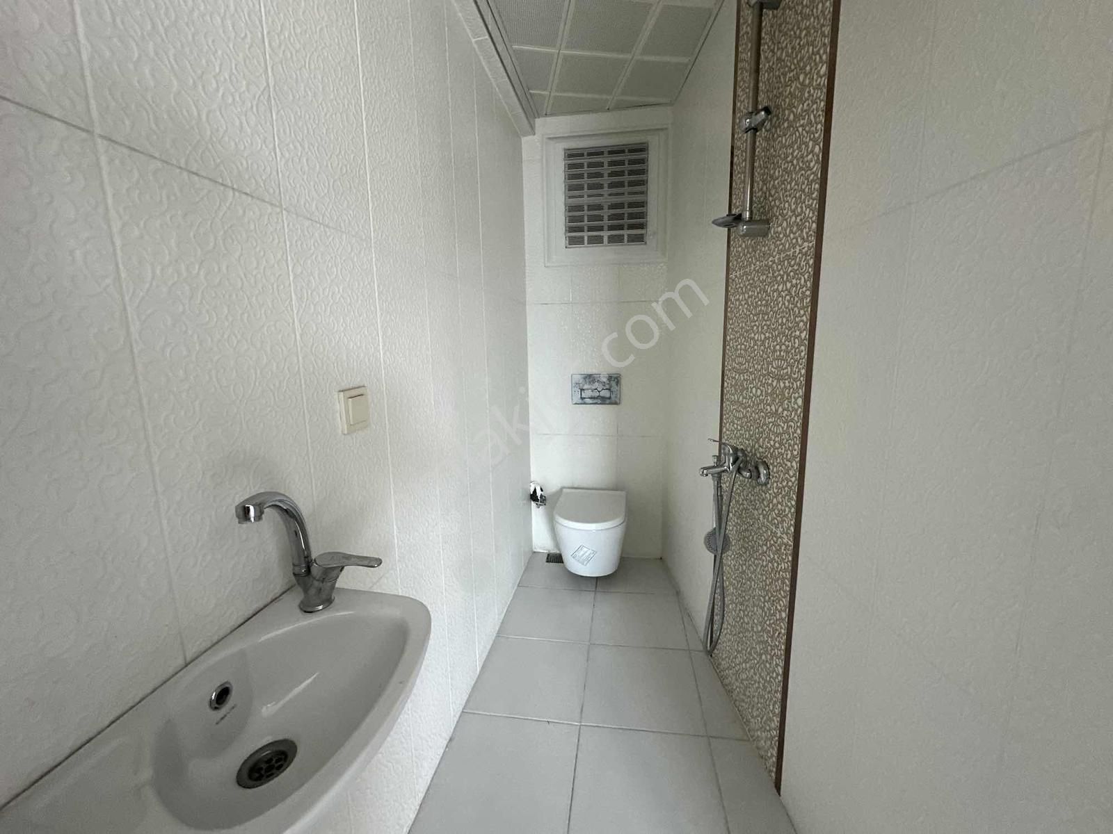 Öz-er Gayrimenkul'den Barışmanço Caddesinde 3+1 Kiralık Daire - Görsel 6
