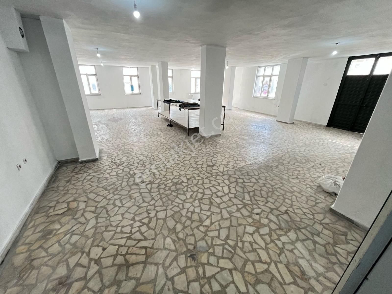 Aydın İnş. 1.cebeci Cad. Cephe 200m2 1.kat Asansörlü Dükkan - Görsel 2