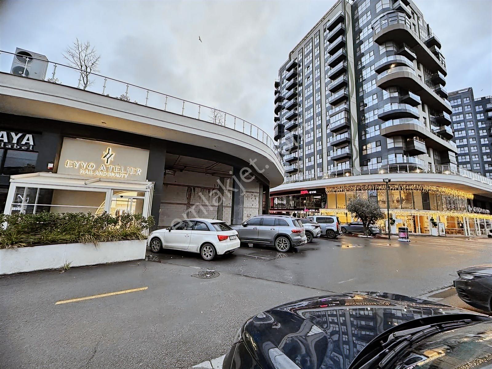 Sevcan Remex Nef Bahçelievler Boş İskanlı Satılık Dükkan Mağaza