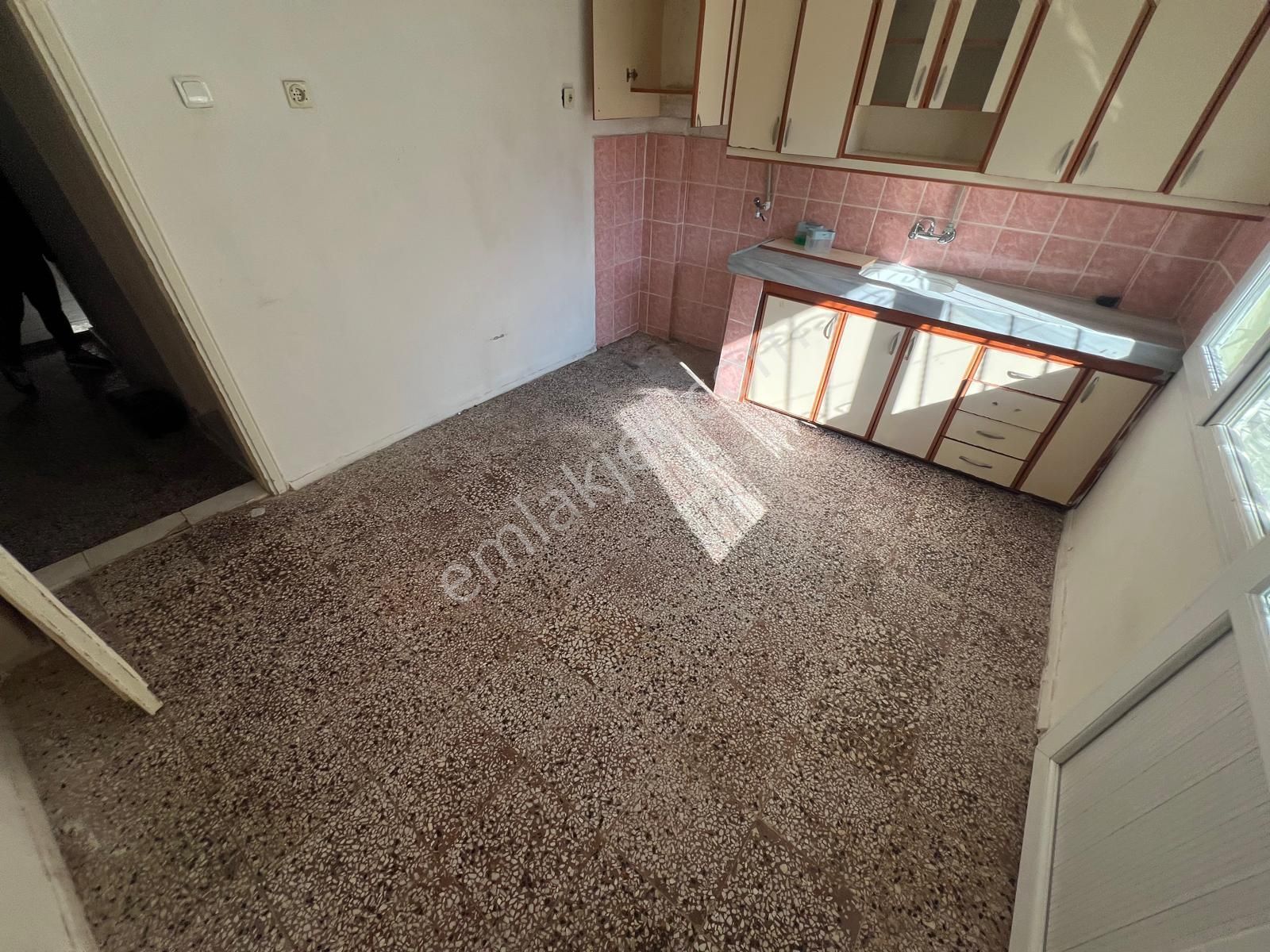 Buca Parisa'dan Kadındoğum Hastanesi Yakını Yüksek Giriş 2+1 Kiralık Daire - Görsel 4