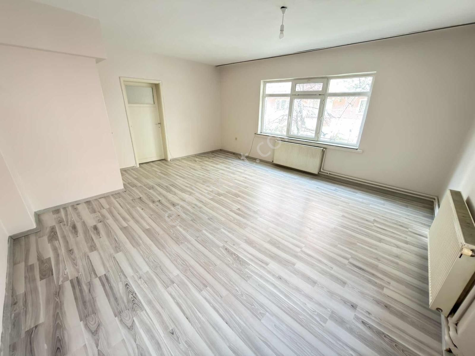 Etlik Adnan Yüksel Cad. Yakını 1.kat 3+1 Güney Cepe Masrafsız