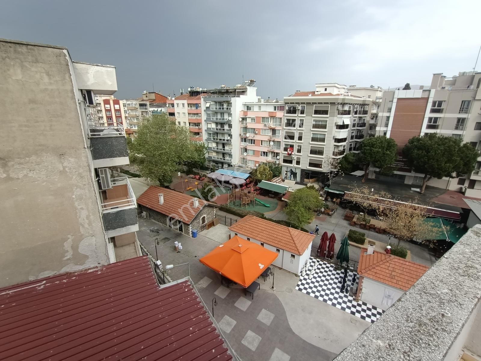 Karşıyaka Sevgi Yoluna Cephe Büyük Teraslı 3+1 Fırsat Daire E-44 - Görsel 4