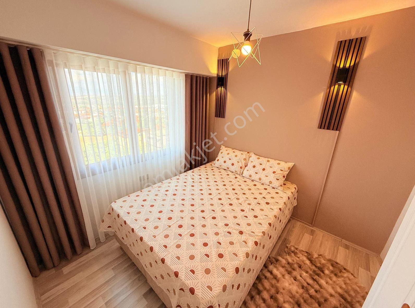 Zeytinköy Mahallesinde Denizli Manzaralı Havuzlu Yönetimli Balkonlu Arakat 1+1 Kiralık Apart - Görsel 8