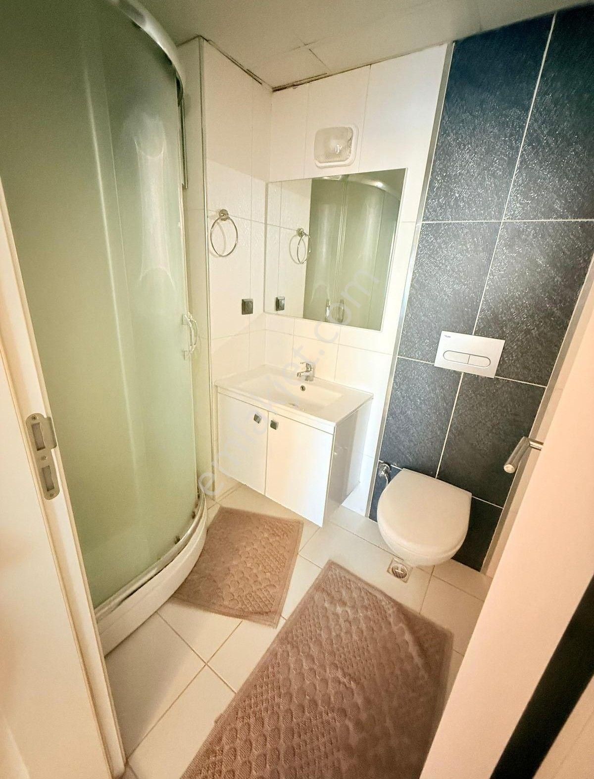 Zeytinköy Mahallesinde Denizli Manzaralı Havuzlu Yönetimli Balkonlu Arakat 1+1 Kiralık Apart - Görsel 9