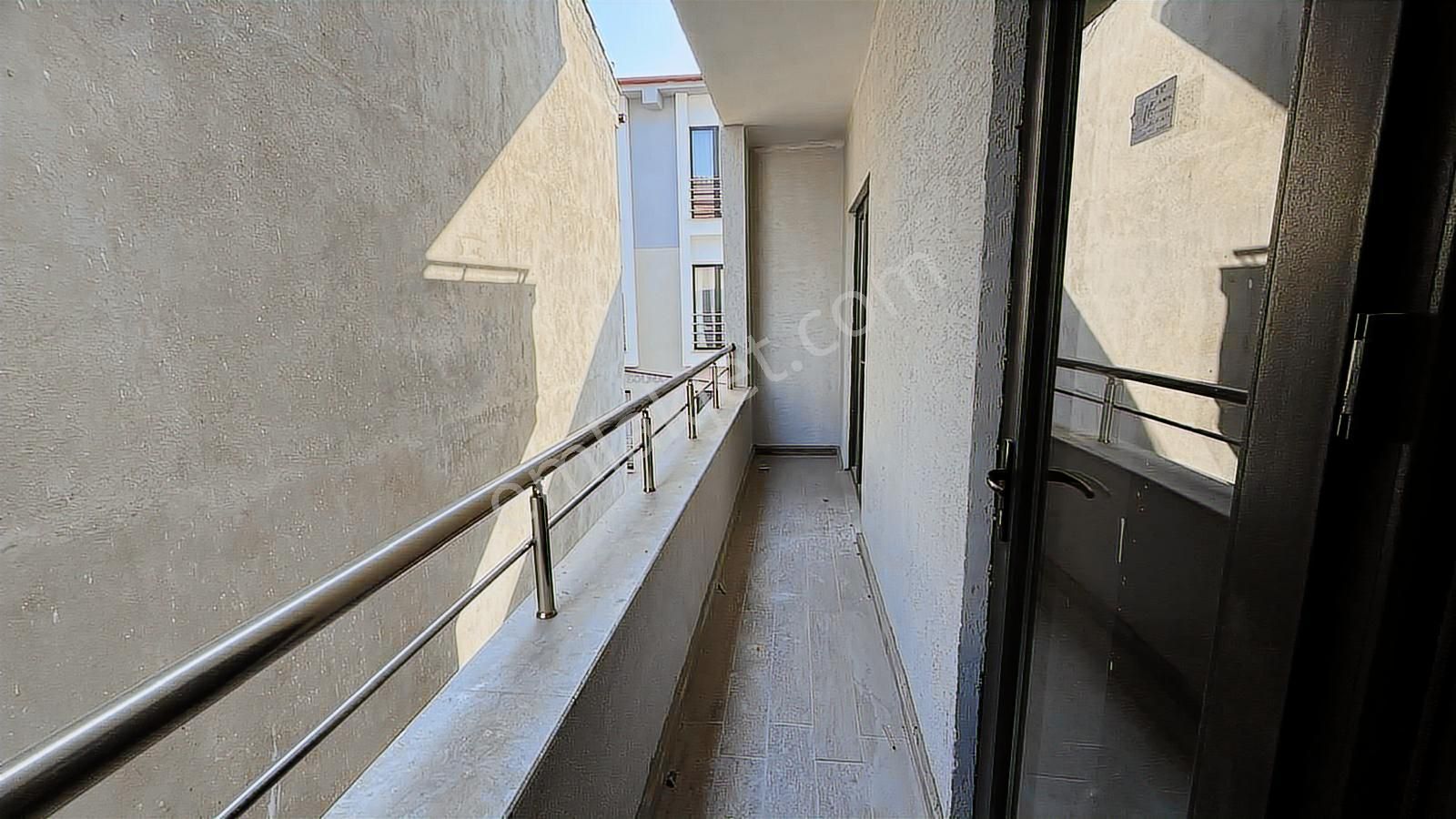 Blk. Adliye Arkasında Arakat 1+1 Dairemiz Satlıktır. 3.100 000tl - Görsel 2