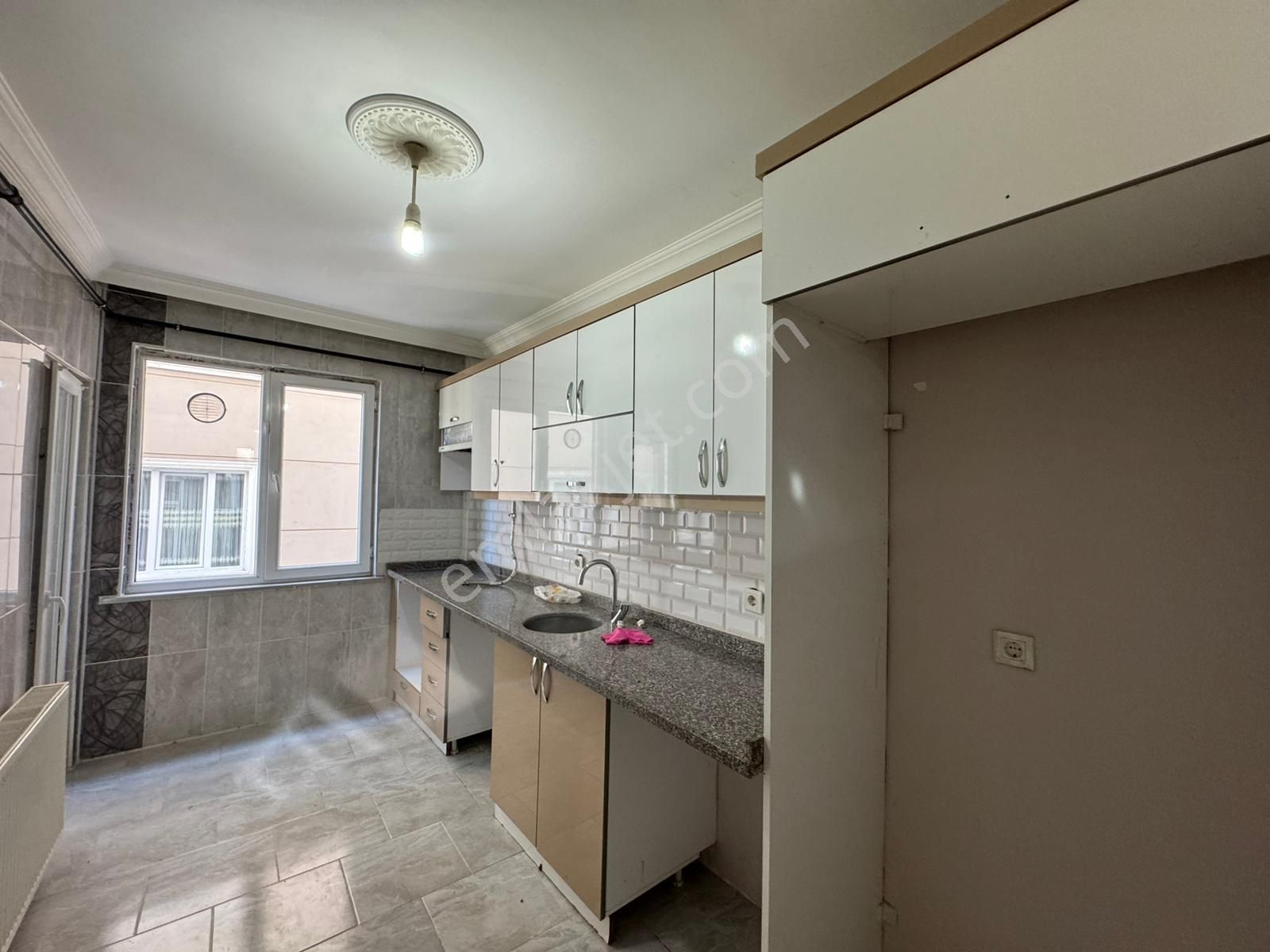 Merpa Gayrimenkul'den İstasyon Mah'de Lemar Arkasında Kiralık 2+1 - Görsel 6