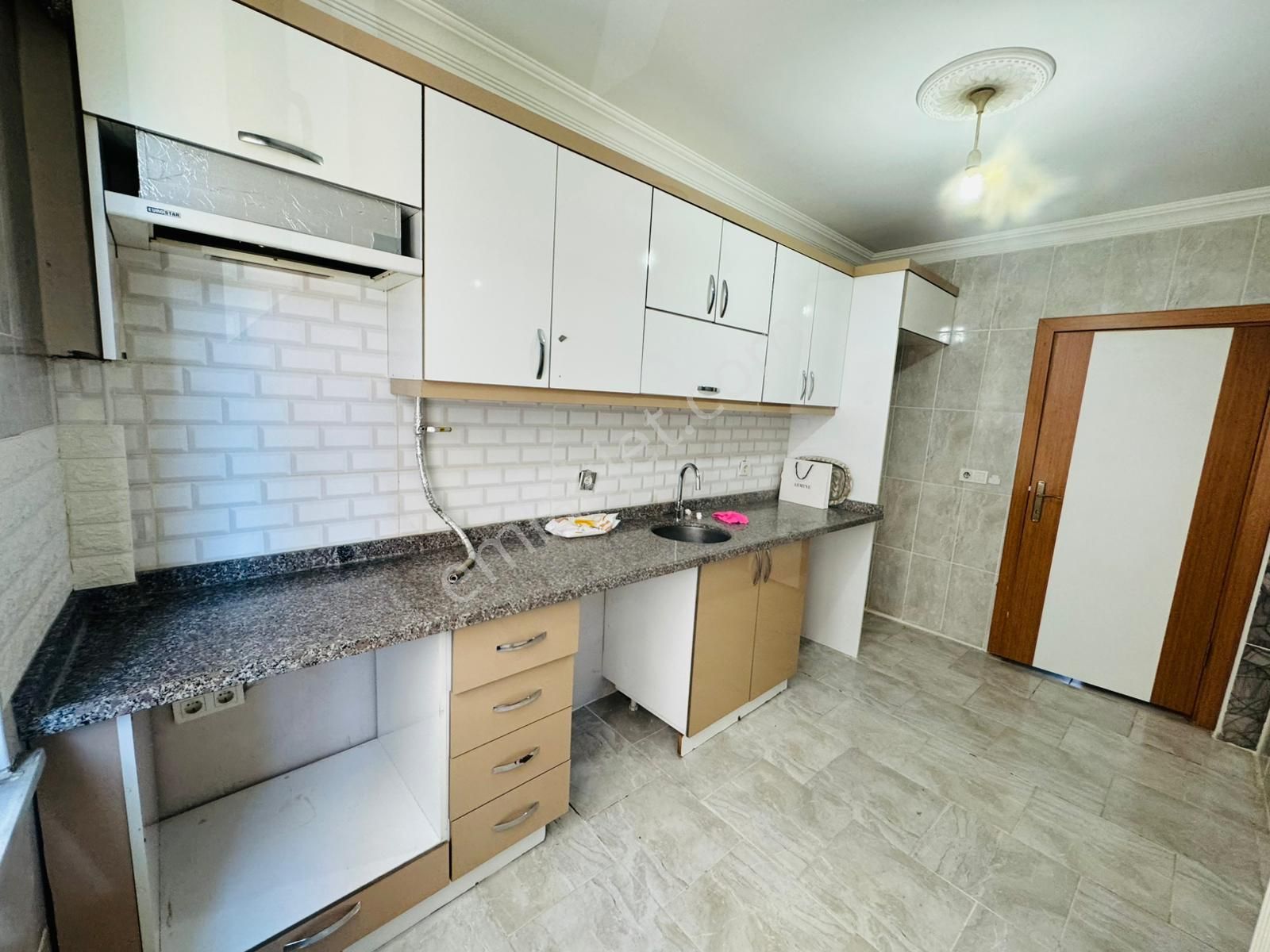 Merpa Gayrimenkul'den İstasyon Mah'de Lemar Arkasında Kiralık 2+1 - Görsel 7