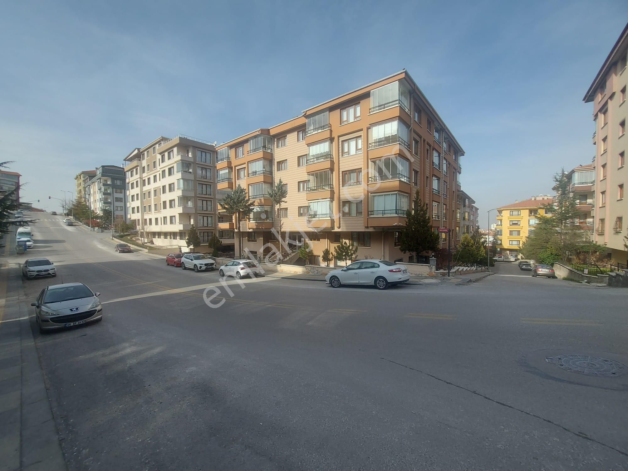 Asyapıdan 3+1+kiler 140m2 Aileye-bekara Öveçlerde Lüx Kombili - Görsel 32