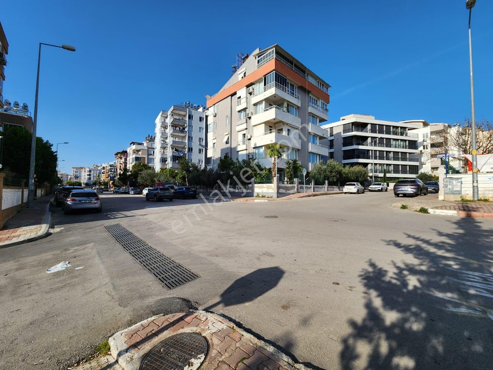 Meydankavağında Satılık 3+1 Geniş Daire