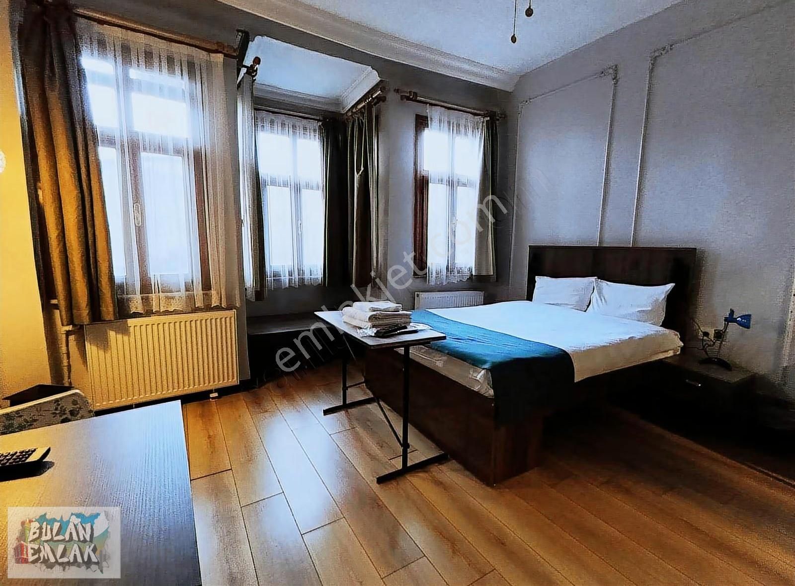 Bulan'dan Ortaköy Caddeye Yakın 2 Katlı Binada Full Eşyalı 1+1 - Görsel 6