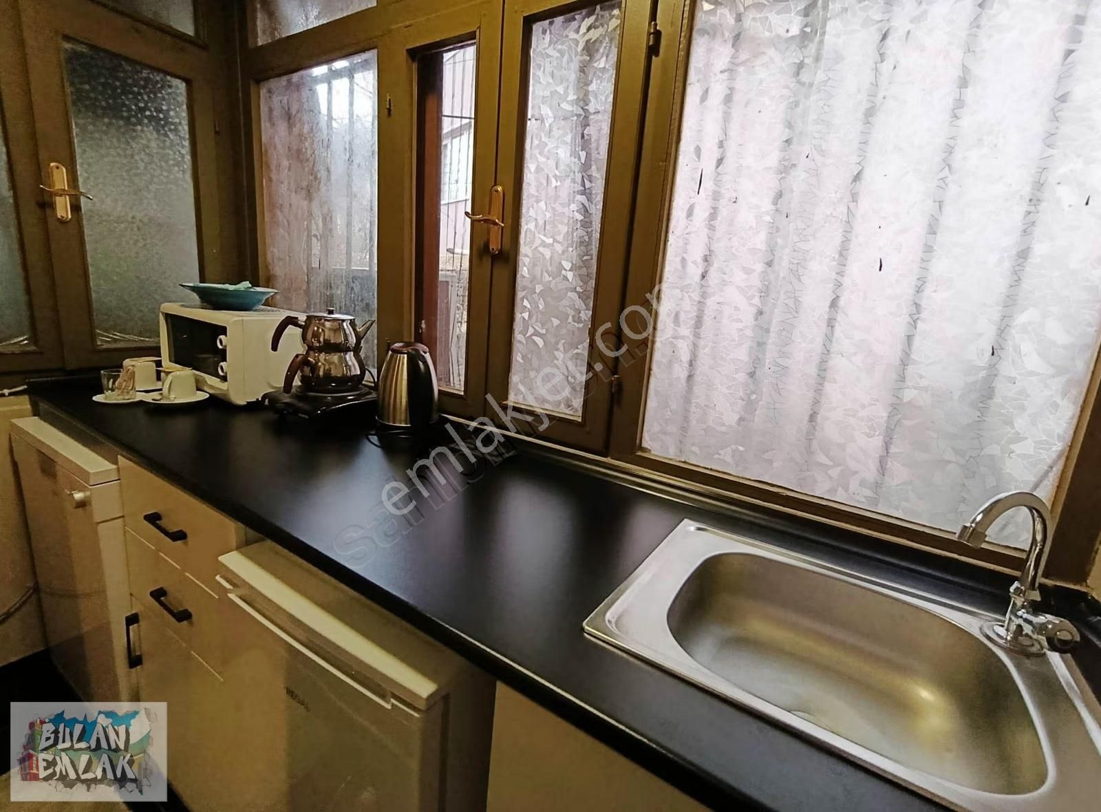 Bulan'dan Ortaköy Caddeye Yakın 2 Katlı Binada Full Eşyalı 1+1 - Görsel 4