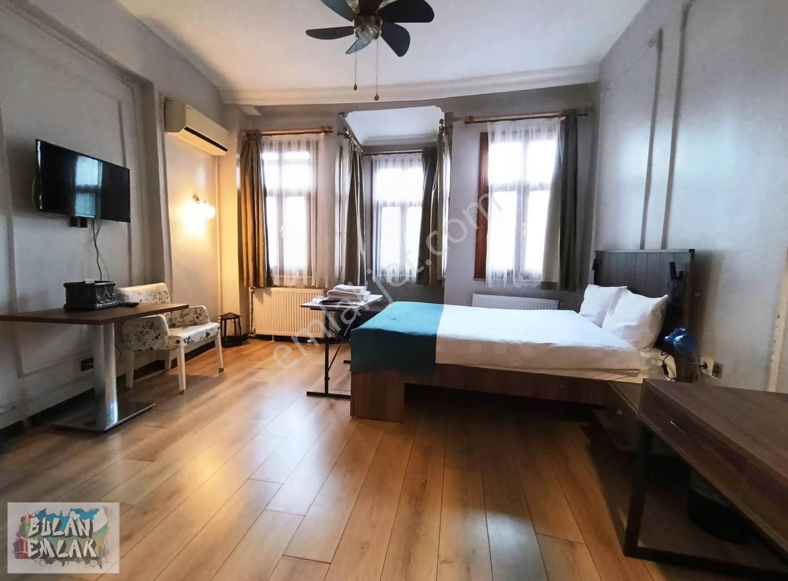 Bulan'dan Ortaköy Caddeye Yakın 2 Katlı Binada Full Eşyalı 1+1