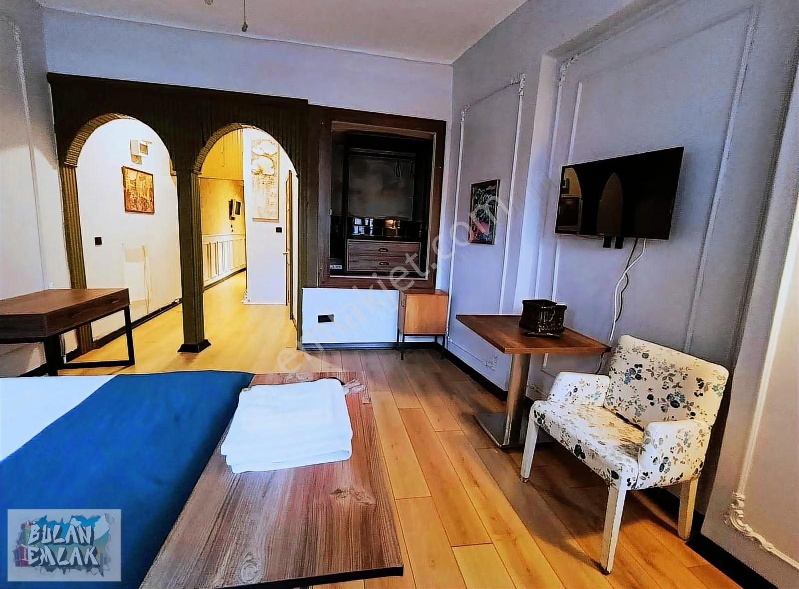 Bulan'dan Ortaköy Caddeye Yakın 2 Katlı Binada Full Eşyalı 1+1 - Görsel 10