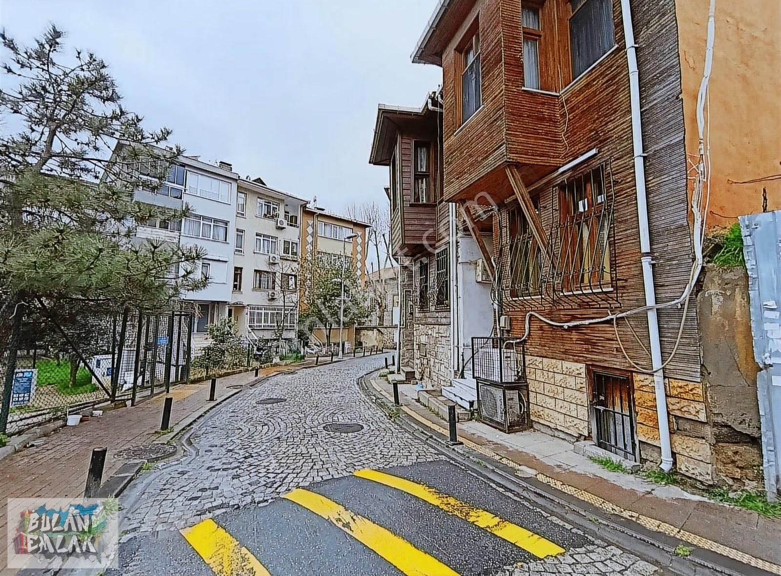 Bulan'dan Ortaköy Caddeye Yakın 2 Katlı Binada Full Eşyalı 1+1 - Görsel 30