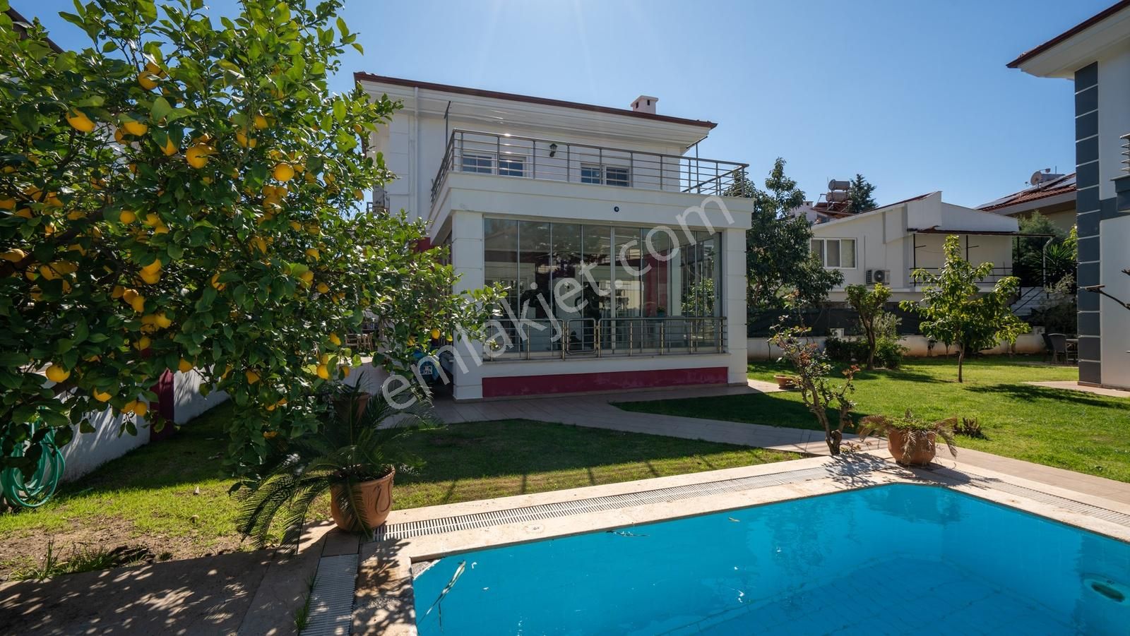 Cb Marina'dan Marmaris Merkezde Havuzlu 3+1 Villa Butik Sitede