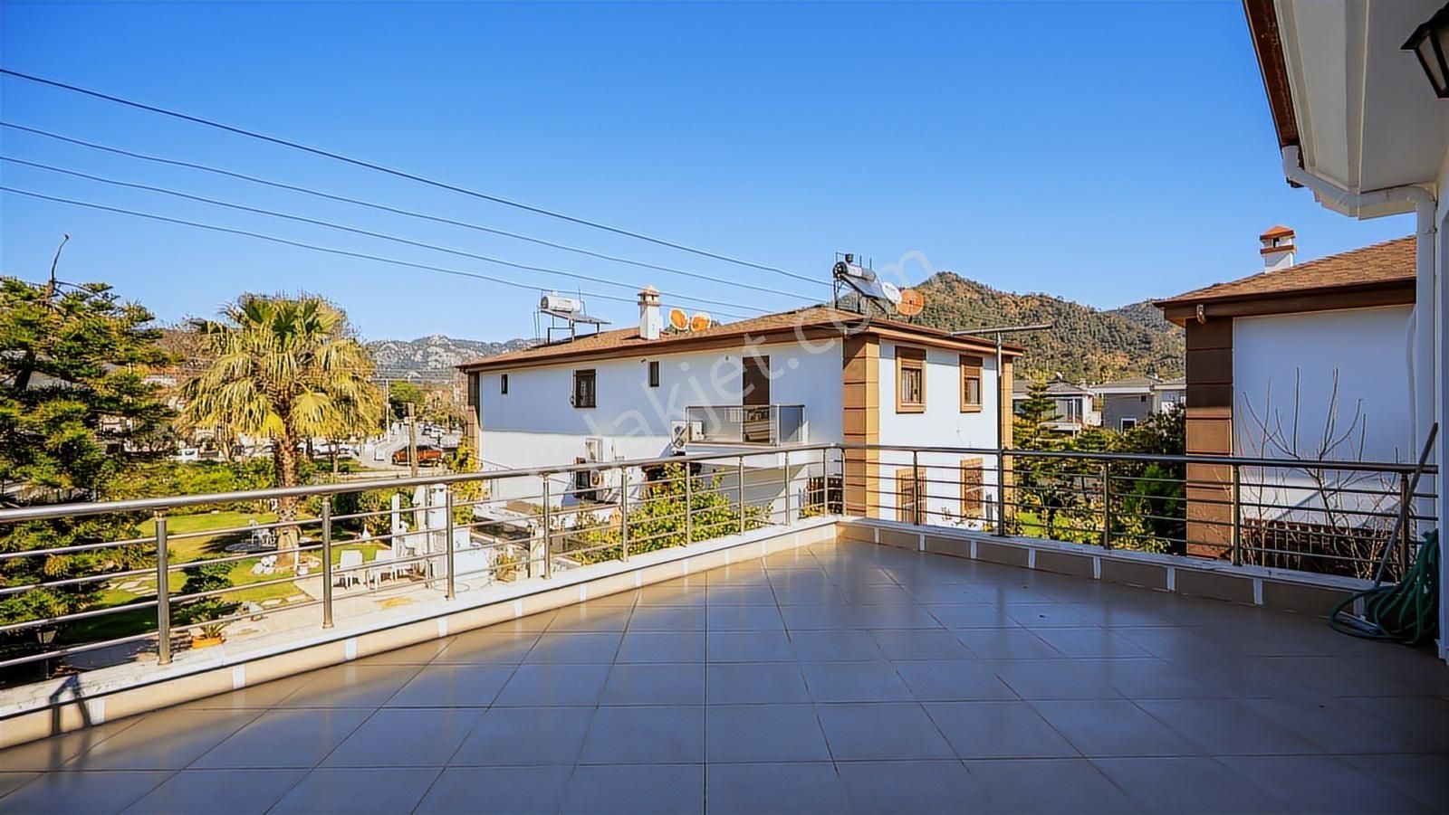 Cb Marina'dan Marmaris Merkezde Havuzlu 3+1 Villa Butik Sitede - Görsel 7