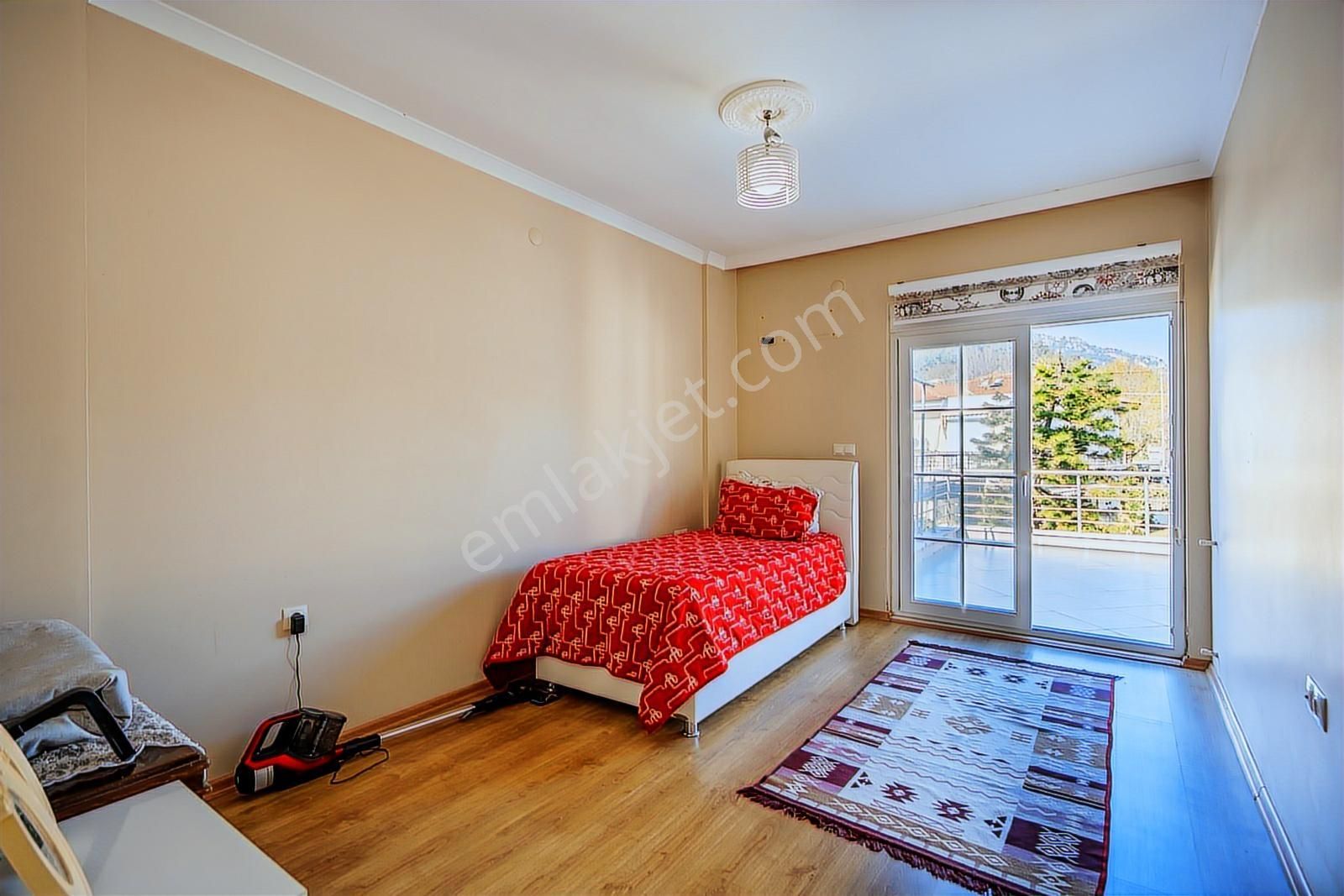 Cb Marina'dan Marmaris Merkezde Havuzlu 3+1 Villa Butik Sitede - Görsel 14