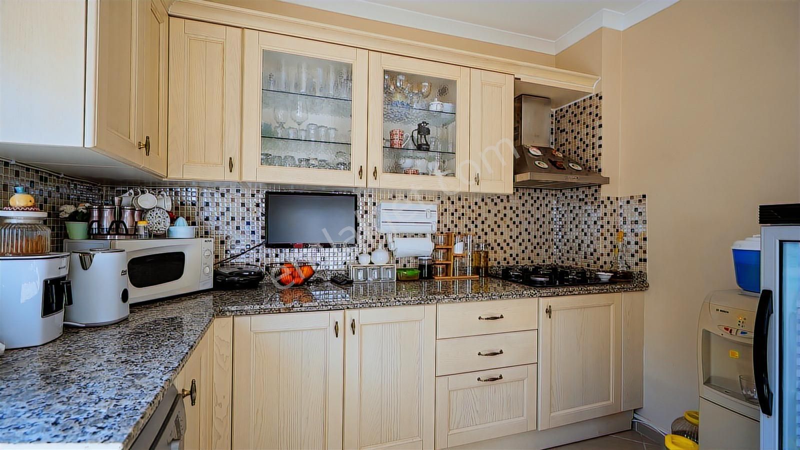 Cb Marina'dan Marmaris Merkezde Havuzlu 3+1 Villa Butik Sitede - Görsel 10