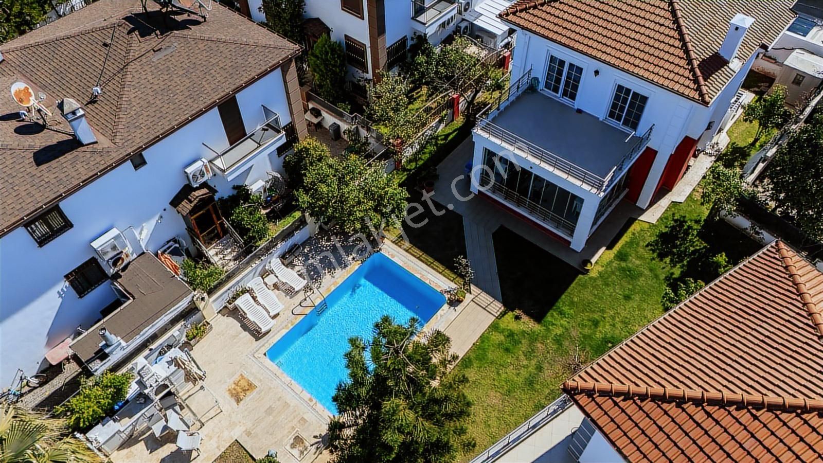 Cb Marina'dan Marmaris Merkezde Havuzlu 3+1 Villa Butik Sitede - Görsel 24