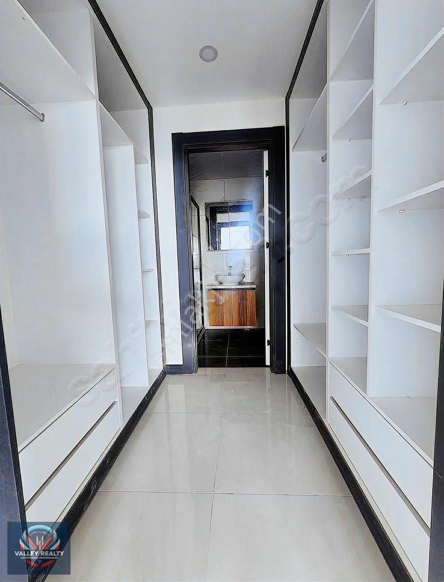 Valleyden Hürriyet Mah,havuz Cepheli Site İçinde 2+1 Lüks Daire - Görsel 28