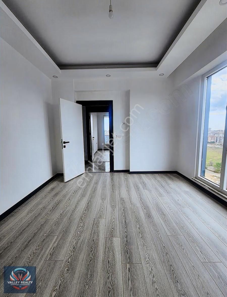 Valleyden Hürriyet Mah,havuz Cepheli Site İçinde 2+1 Lüks Daire - Görsel 24