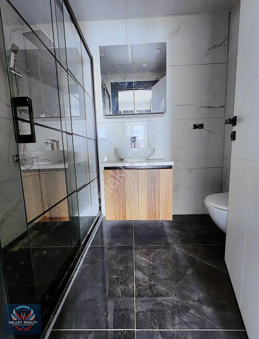 Valleyden Hürriyet Mah,havuz Cepheli Site İçinde 2+1 Lüks Daire - Görsel 9