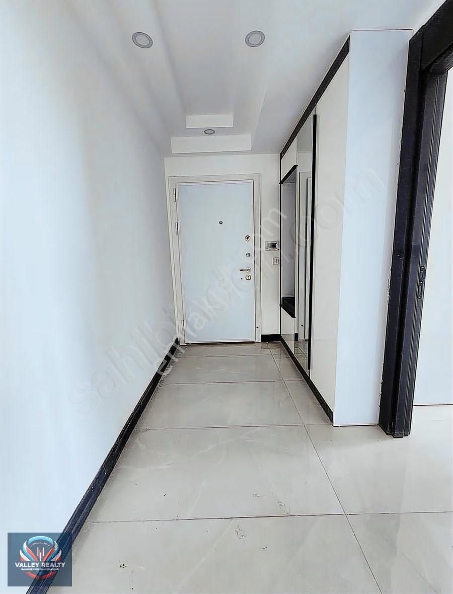 Valleyden Hürriyet Mah,havuz Cepheli Site İçinde 2+1 Lüks Daire - Görsel 25