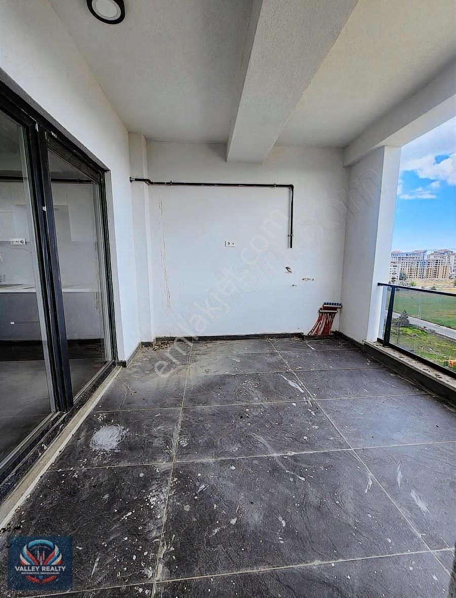 Valleyden Hürriyet Mah,havuz Cepheli Site İçinde 2+1 Lüks Daire - Görsel 6
