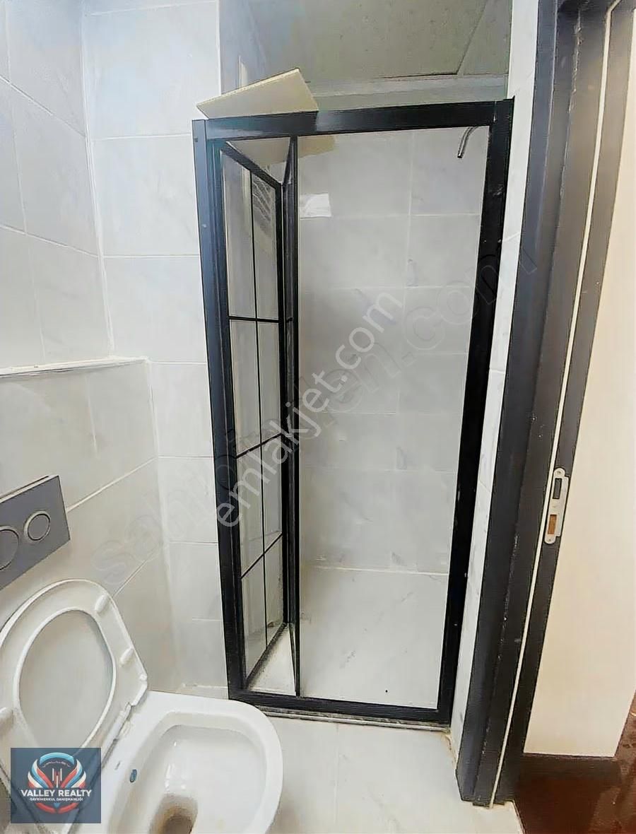 Valleyden Zafer Mahallesinde Kiralık Eşyalı 1+1 Daire! - Görsel 7