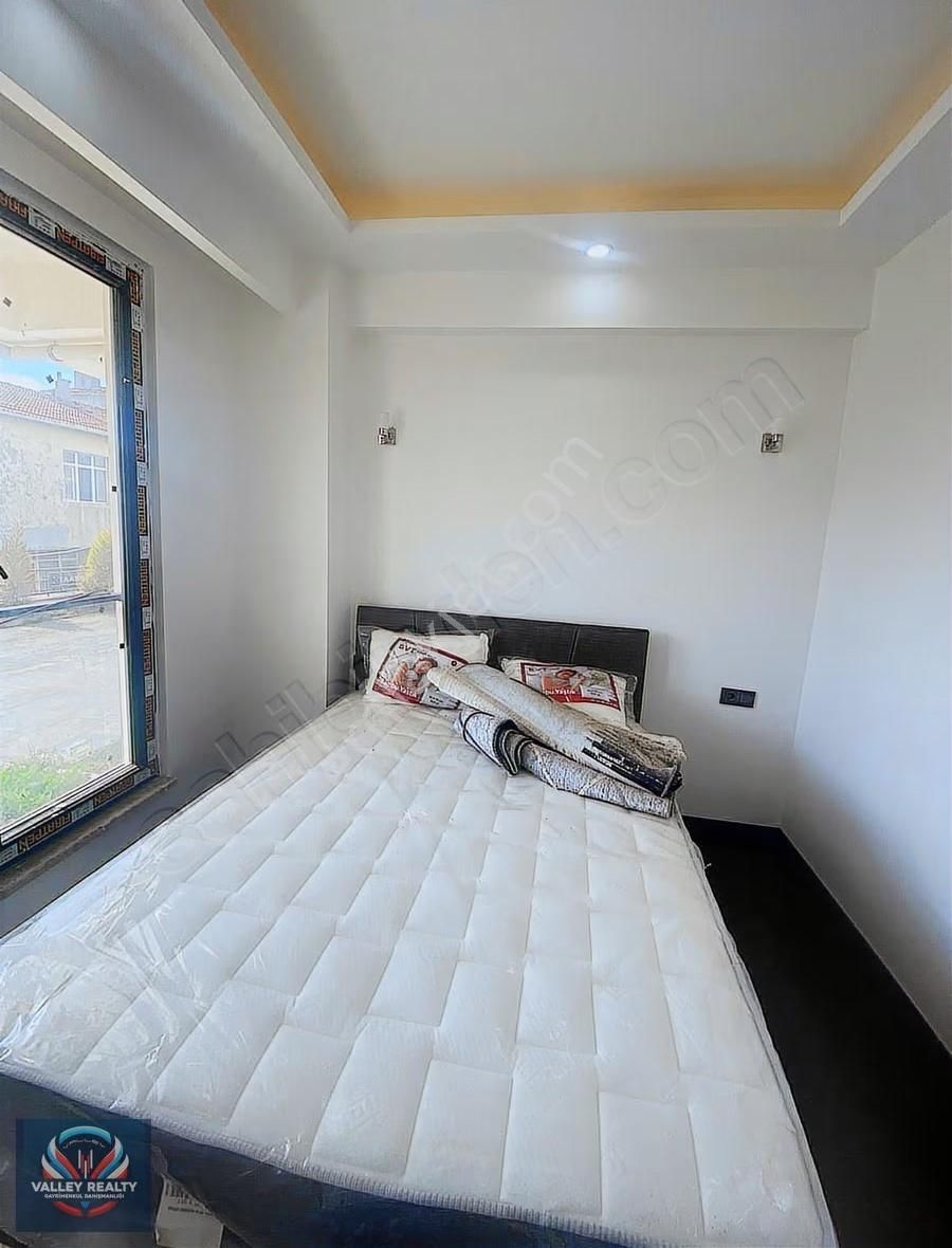 Valleyden Zafer Mahallesinde Kiralık Eşyalı 1+1 Daire! - Görsel 17