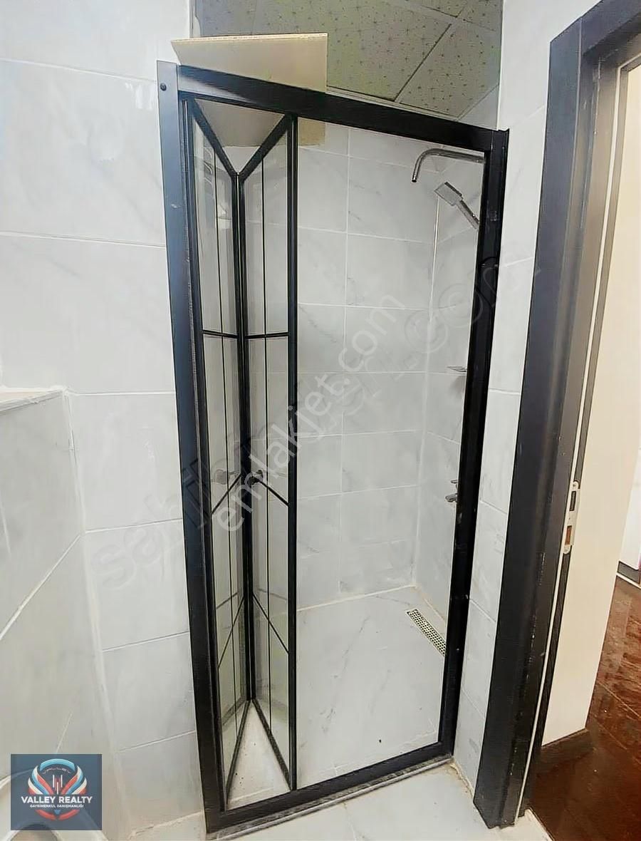 Valleyden Zafer Mahallesinde Kiralık Eşyalı 1+1 Daire! - Görsel 6