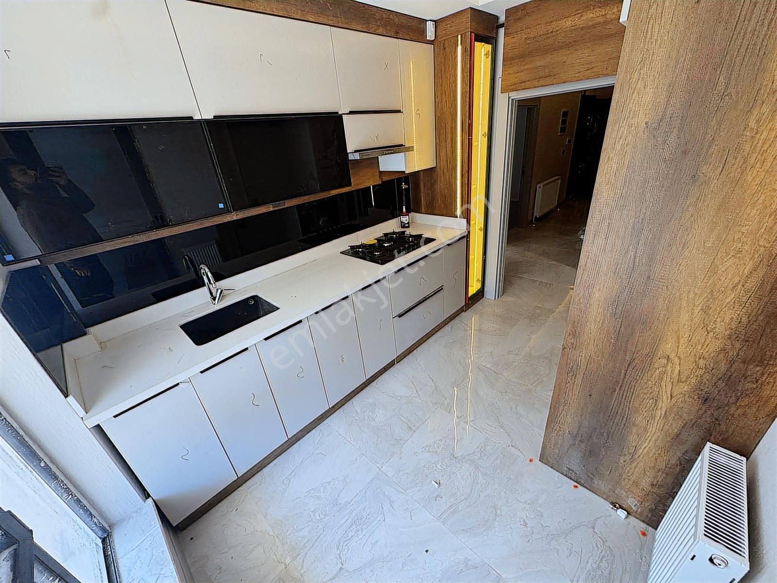 Ulukan'dan Atatürk Mah'de Merkeze Yakın Sıfır Binada 3+1 Daire ! - Görsel 18