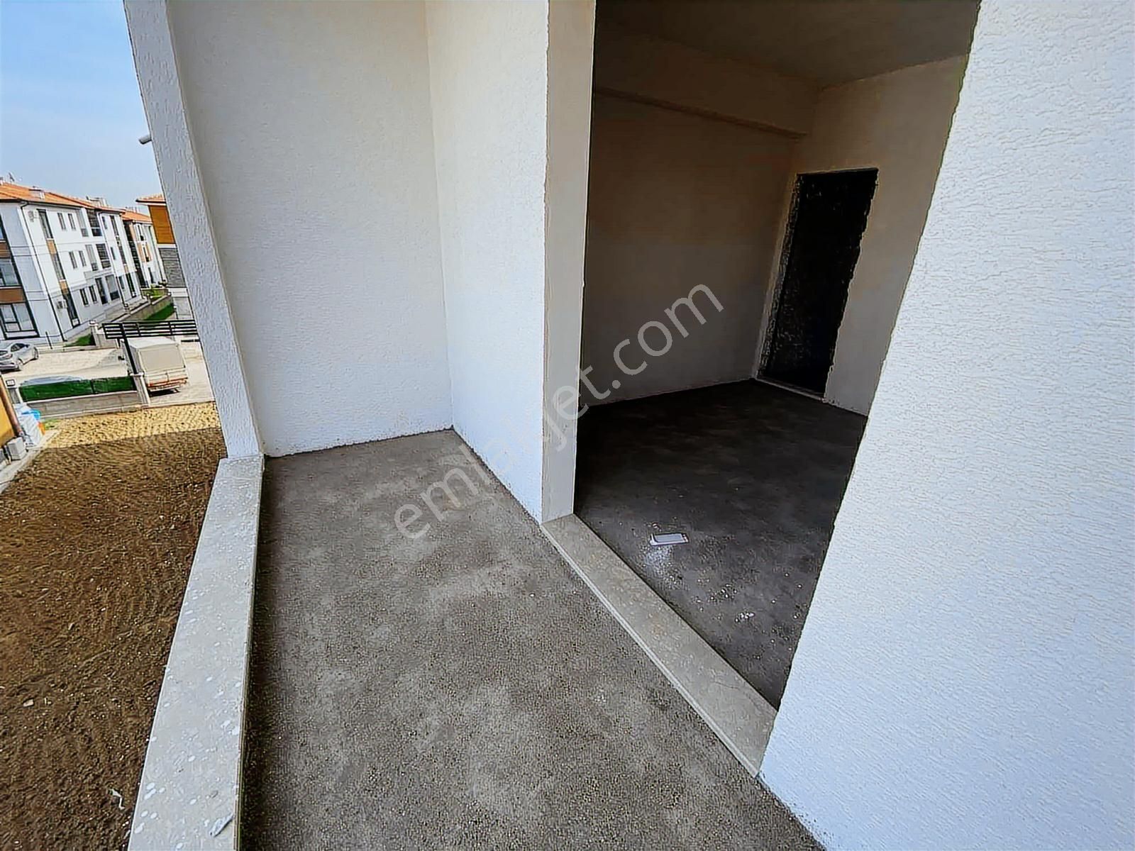 Arifiye Fatih Mah. 3+1 Daire (ebeveyn Banyolu,yerden Isıtma) - Görsel 3