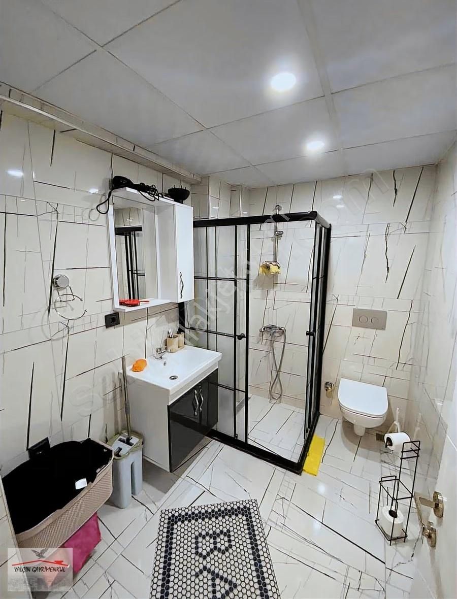 Atakent'te Merkezi Konumda Eşyalı Satılık Geniş 1+1 Daire - Görsel 26