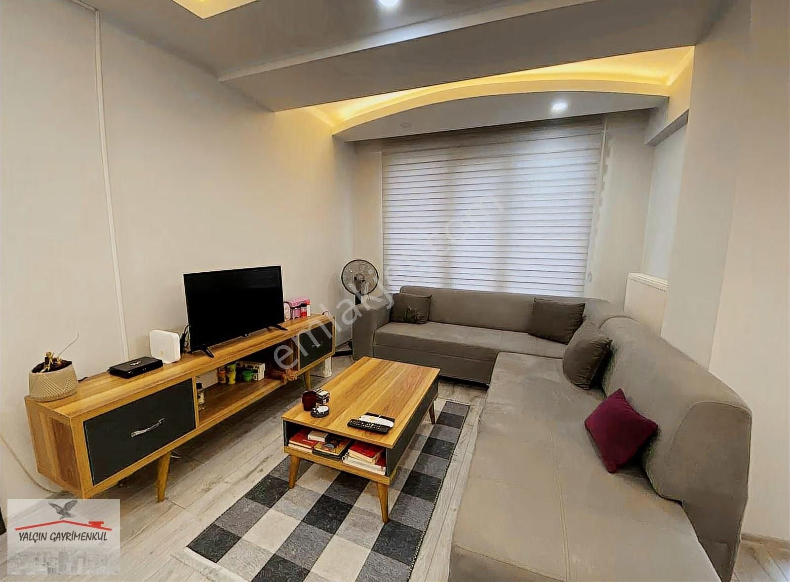 Atakent'te Merkezi Konumda Eşyalı Satılık Geniş 1+1 Daire - Görsel 2
