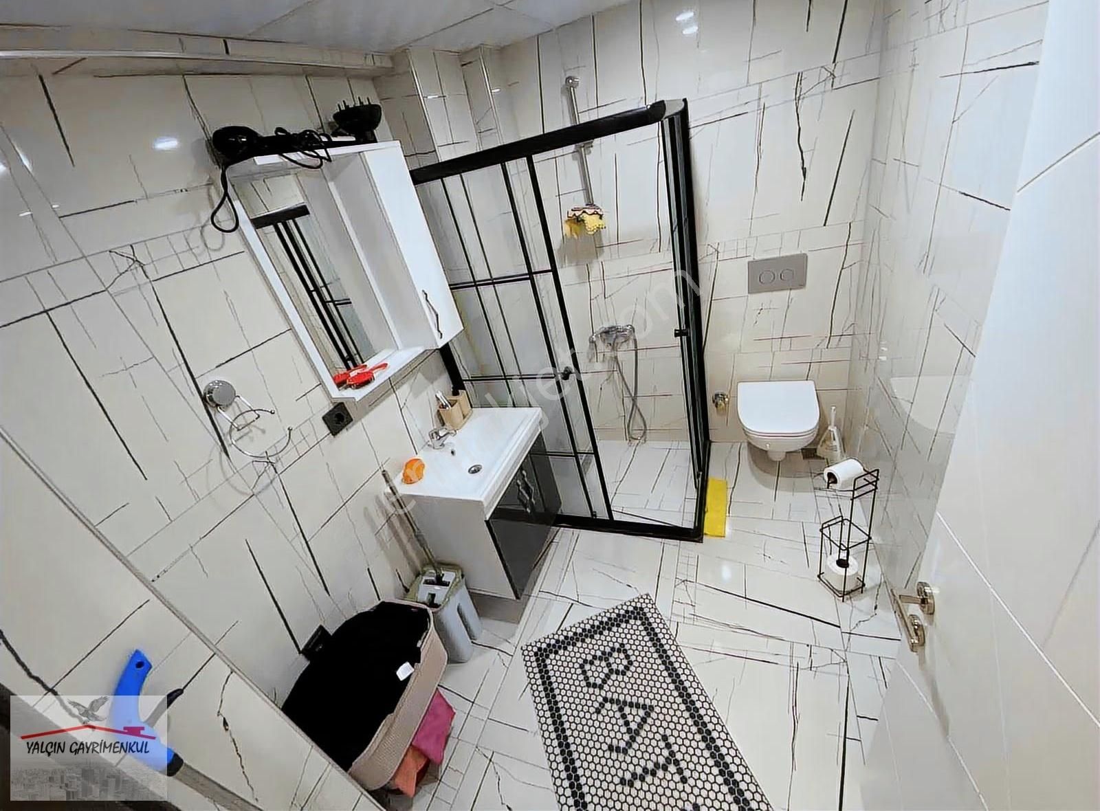 Atakent'te Merkezi Konumda Eşyalı Satılık Geniş 1+1 Daire - Görsel 19