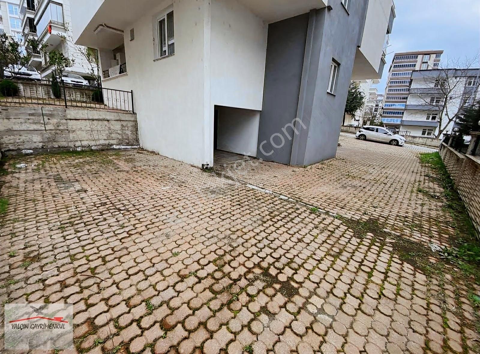 Atakent'te Merkezi Konumda Eşyalı Satılık Geniş 1+1 Daire - Görsel 23