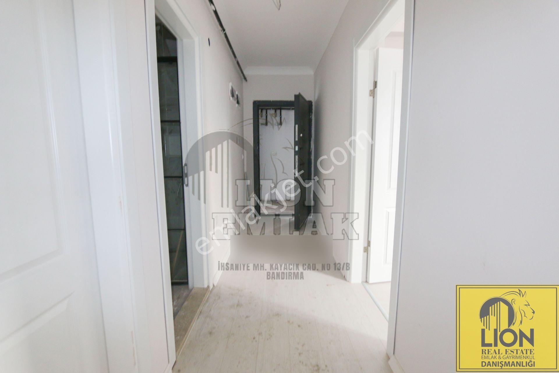 Lıon Emlak'tan Ayyıldız'da Deniz Manzaralı Arakat Açık Mutfaklı Kiralık 2+1 Daire - Görsel 21
