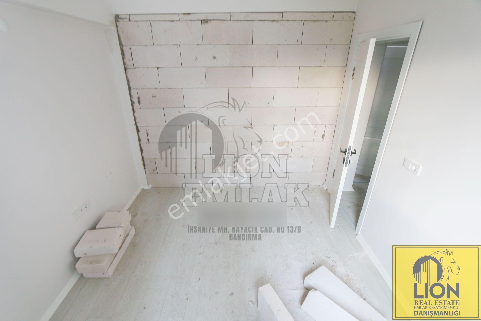 Lıon Emlak'tan Ayyıldız'da Deniz Manzaralı Arakat Açık Mutfaklı Kiralık 2+1 Daire - Görsel 20