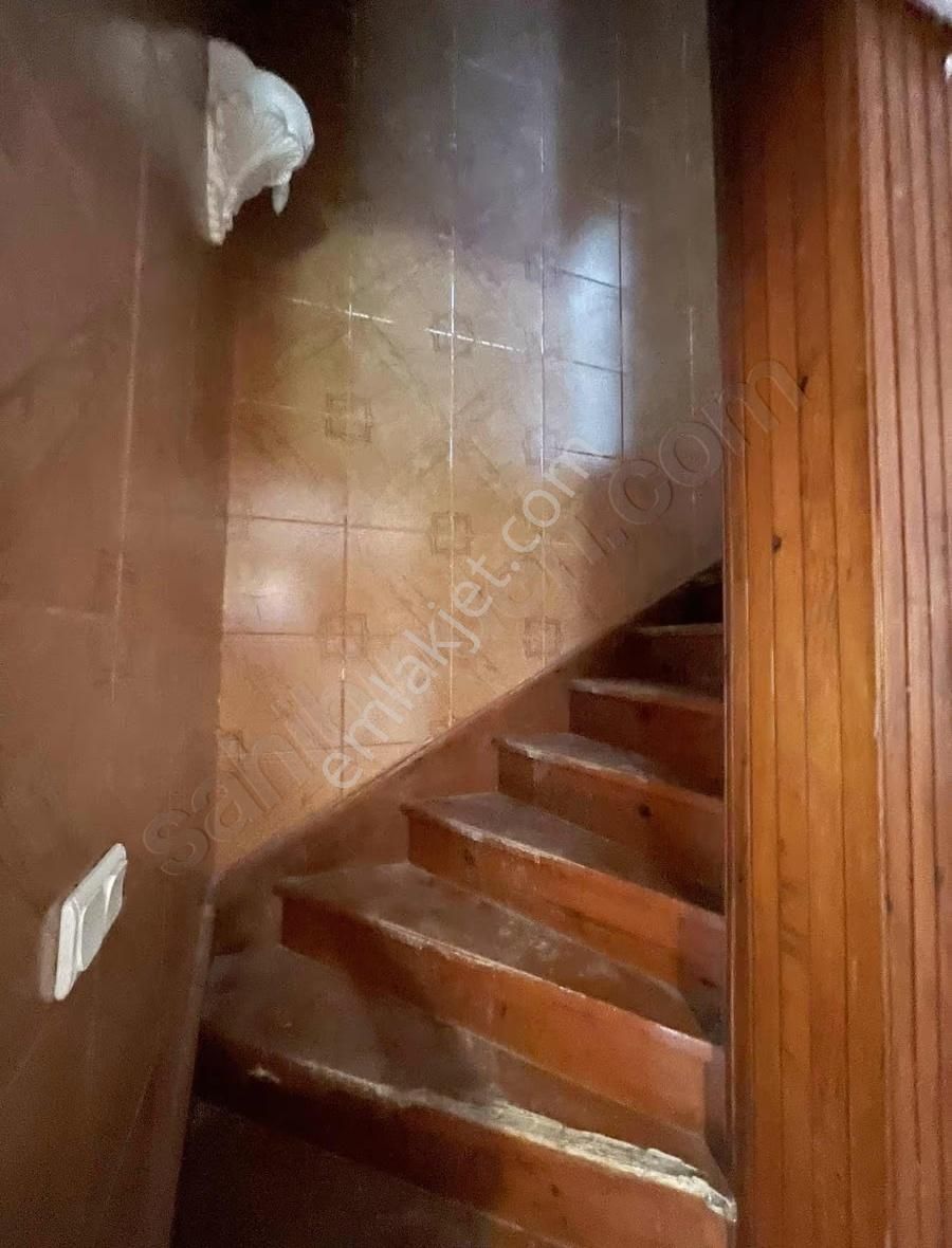 Boğazkentte Denize 500m Köşe Konum Tripleks Villa - Görsel 11